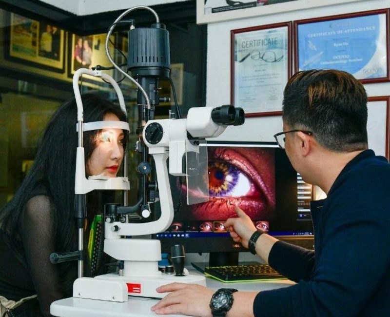 Optometrist Contact Lenses testing